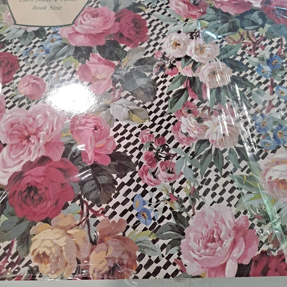 Giftwraps by Artists  ROSES New in Cellophane Package